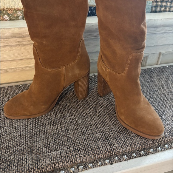 Super cute suede midi boot! - Picture 3 of 6